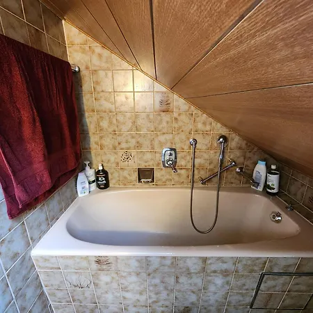 Zuhause Bei Uns Im Einzelzimmer S * Dorfles-Esbach