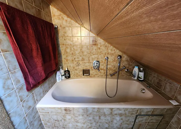 Zuhause Bei Uns Im Einzelzimmer S * Dorfles-Esbach